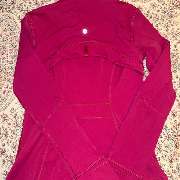 Lululemon - Picture 3 of 3